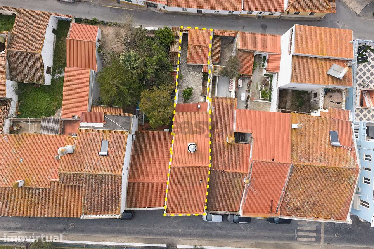 Casa Senhorial c/ 10 divisões remodelada em Rua Emblemática de Castro - Grande imagem: 4/48