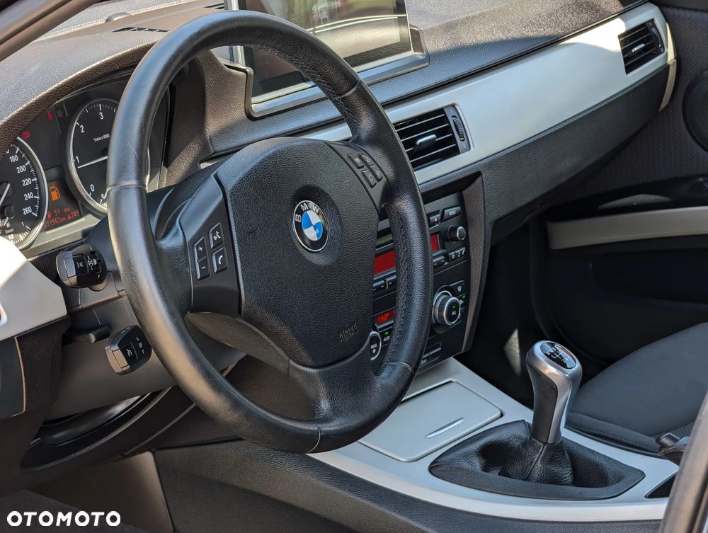 BMW Seria 3 320d Sport Line - 22