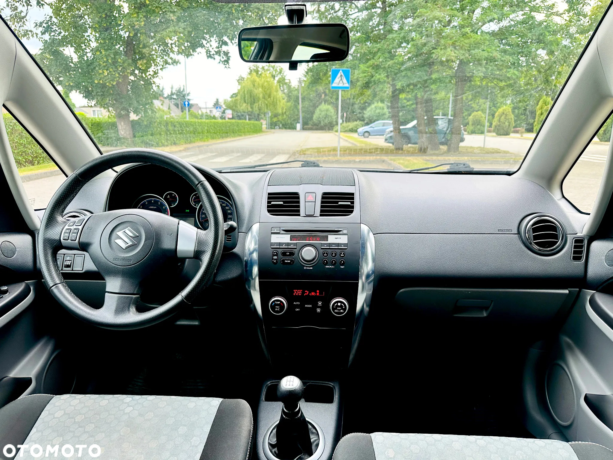 Suzuki SX4 1.6 Premium - 14