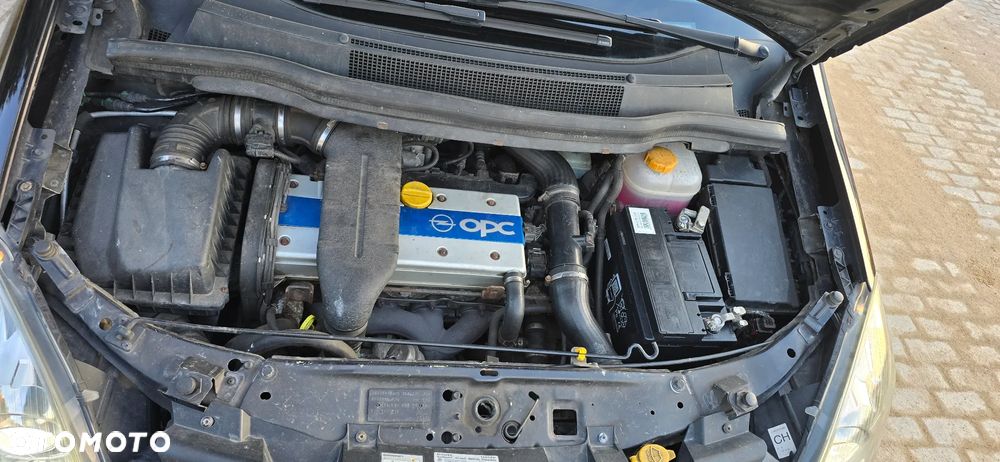 Opel Zafira 2.0 T OPC - 36