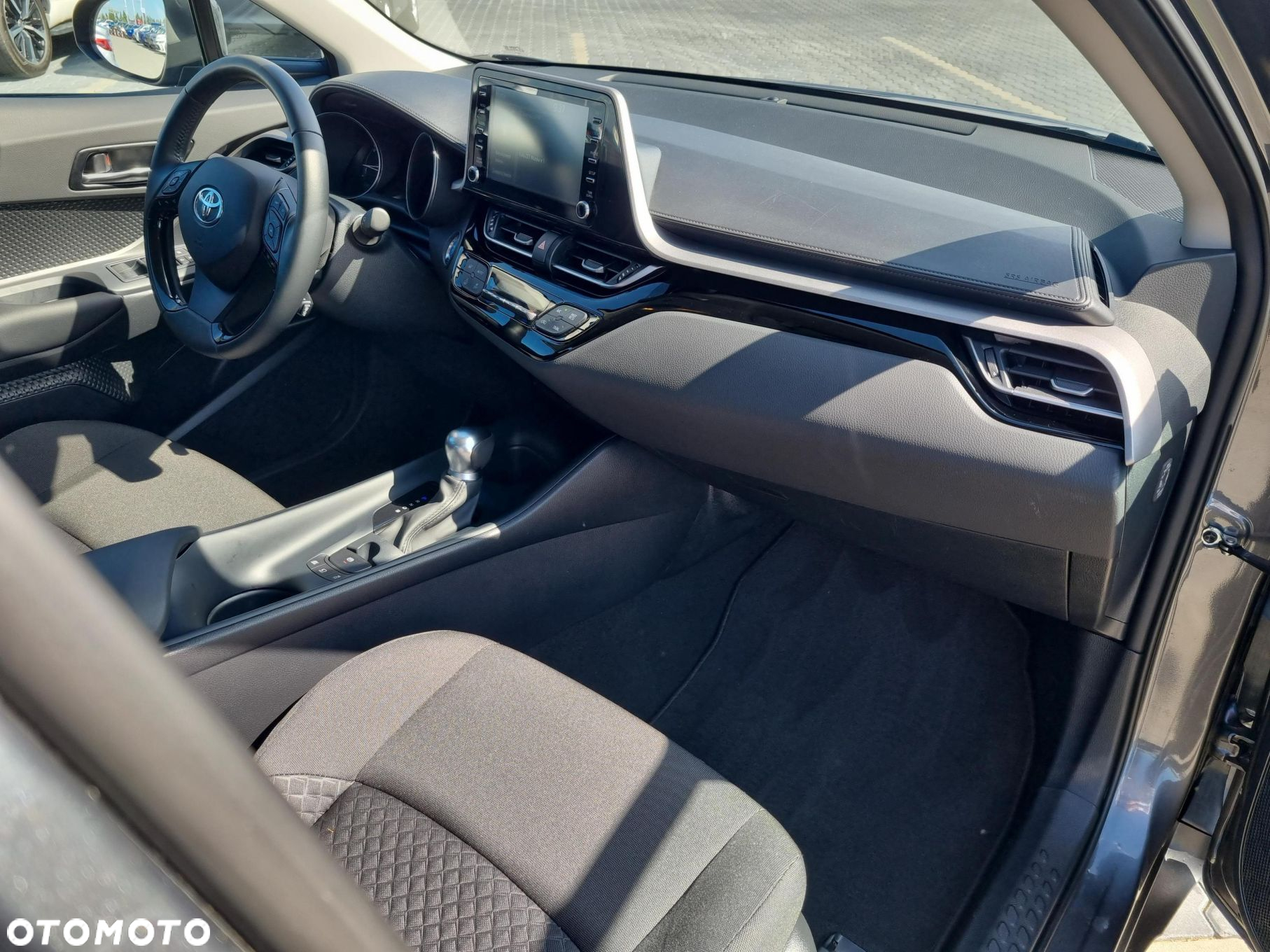 Toyota C-HR - 11