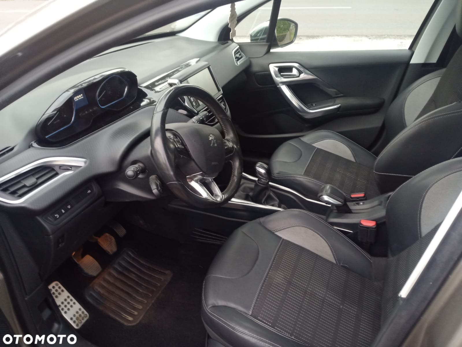 Peugeot 2008 1.6 e-HDi Allure S&S - 7