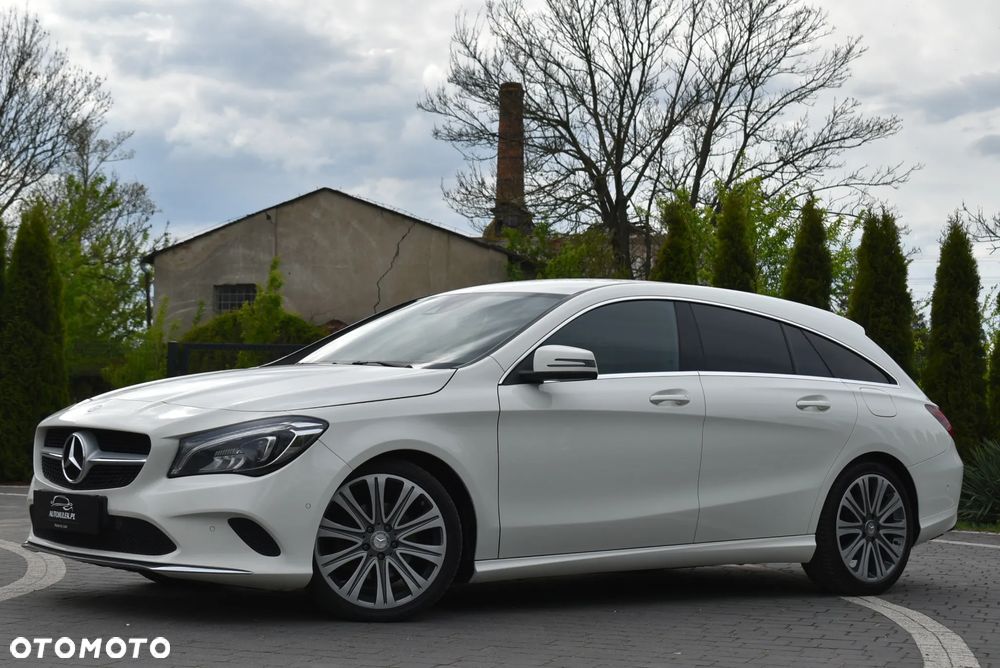 Mercedes-Benz CLA 200 7G-DCT UrbanStyle Edition - 29