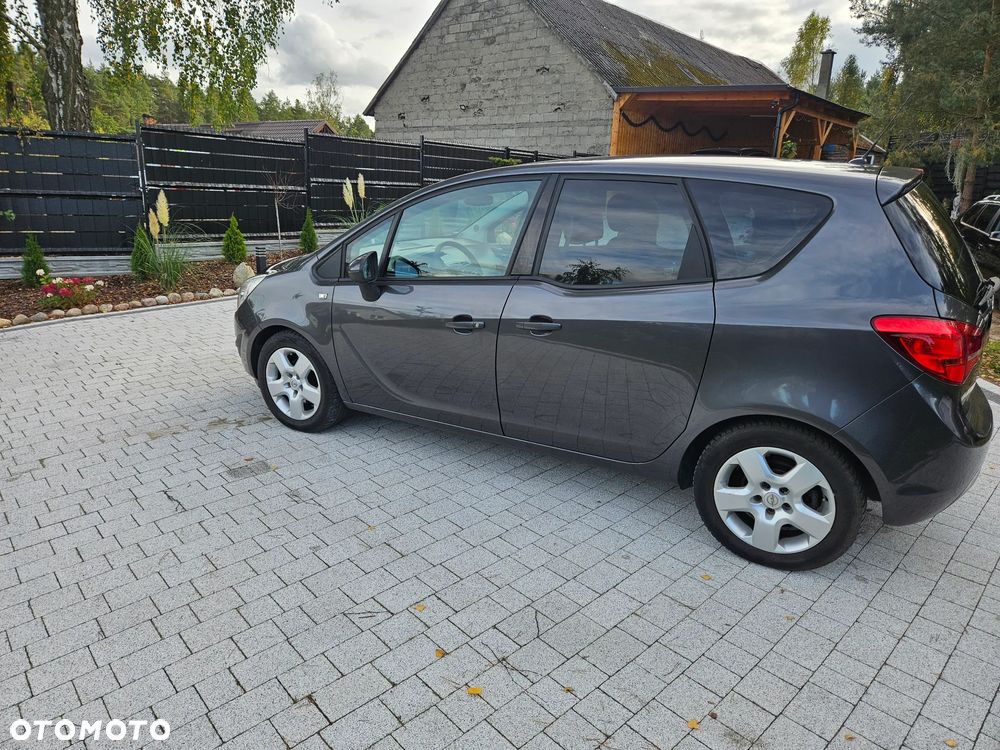Opel Meriva - 10
