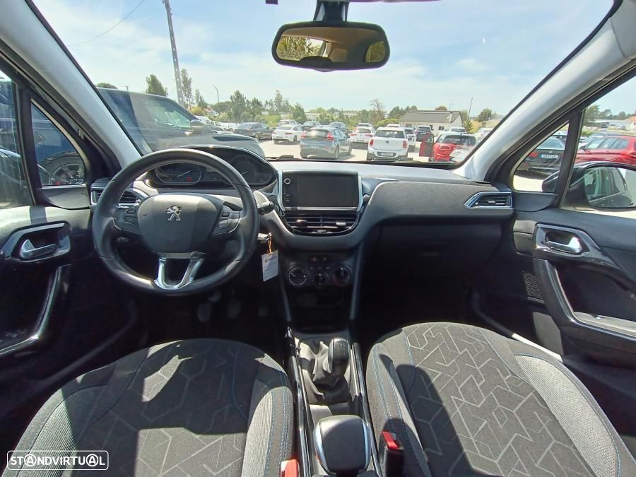 Peugeot 2008 1.5 BlueHDi Signature - 9