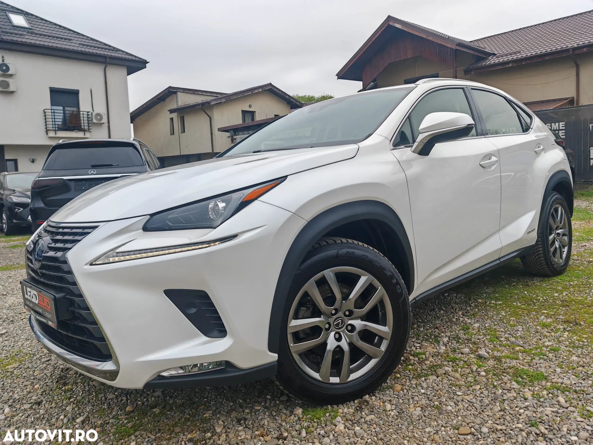 Lexus Seria NX 300h AWD Luxury - 1