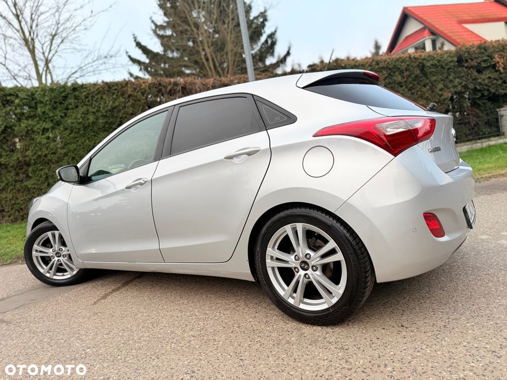 Hyundai i30 1.4 Comfort EU5 - 19