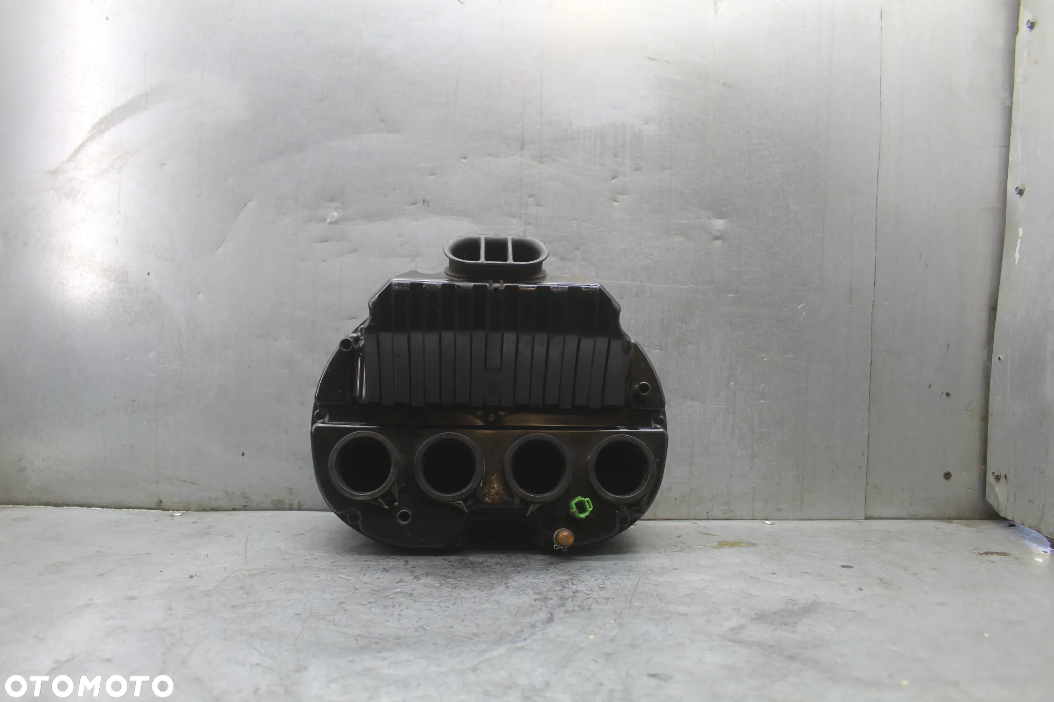 Suzuki GSR 600 airbox obudowa filtra powietrza - 2