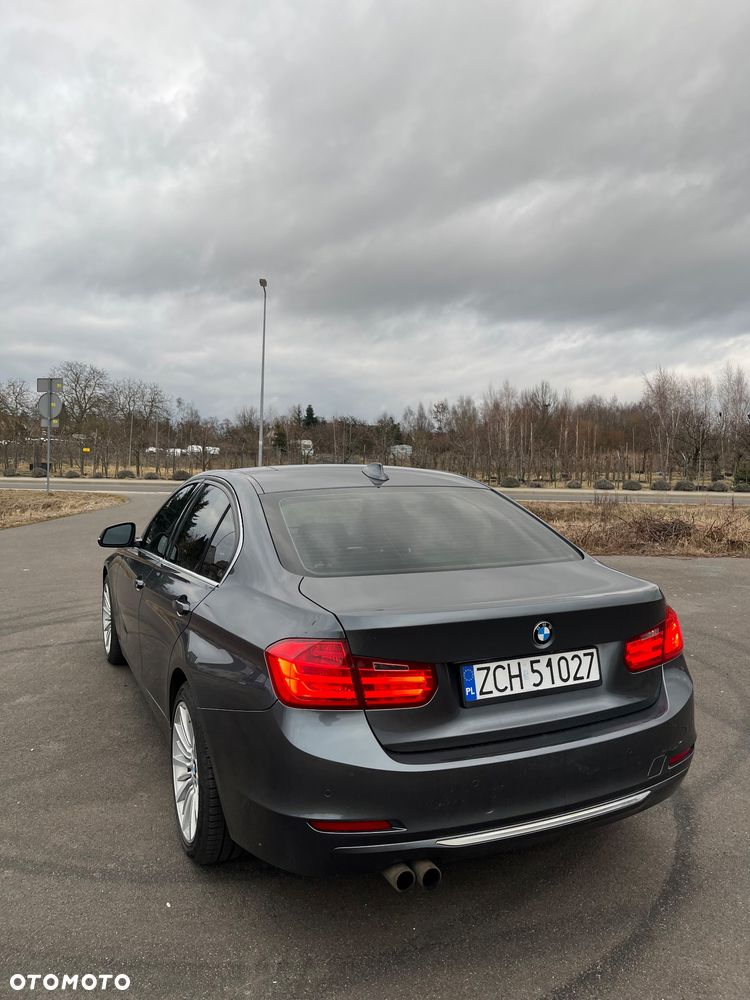 BMW Seria 3 328i xDrive Luxury Line - 5