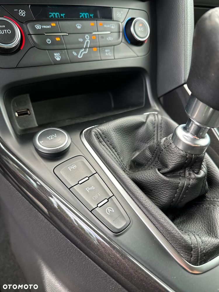 Ford Focus 1.0 EcoBoost Titanium - 14