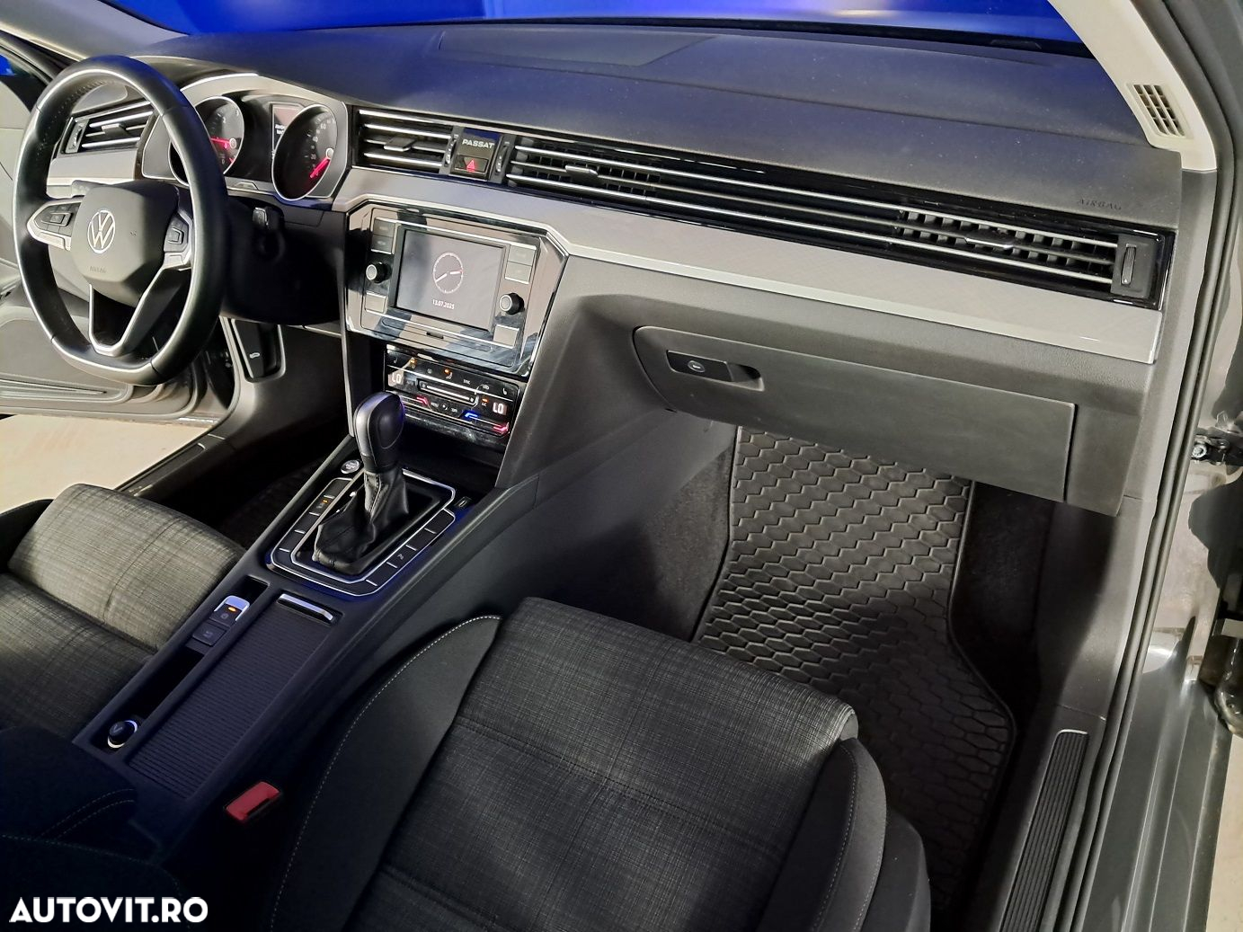Volkswagen Passat - 17