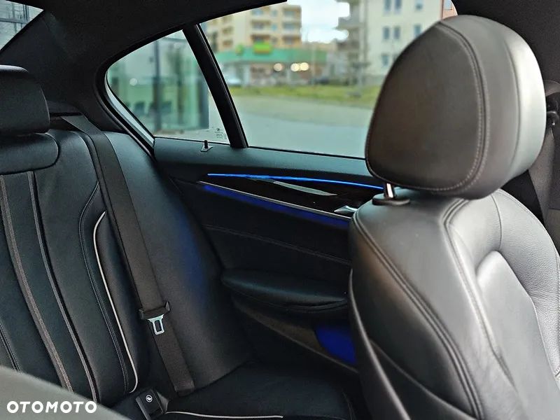 BMW Seria 5 530i xDrive Sport Line - 39
