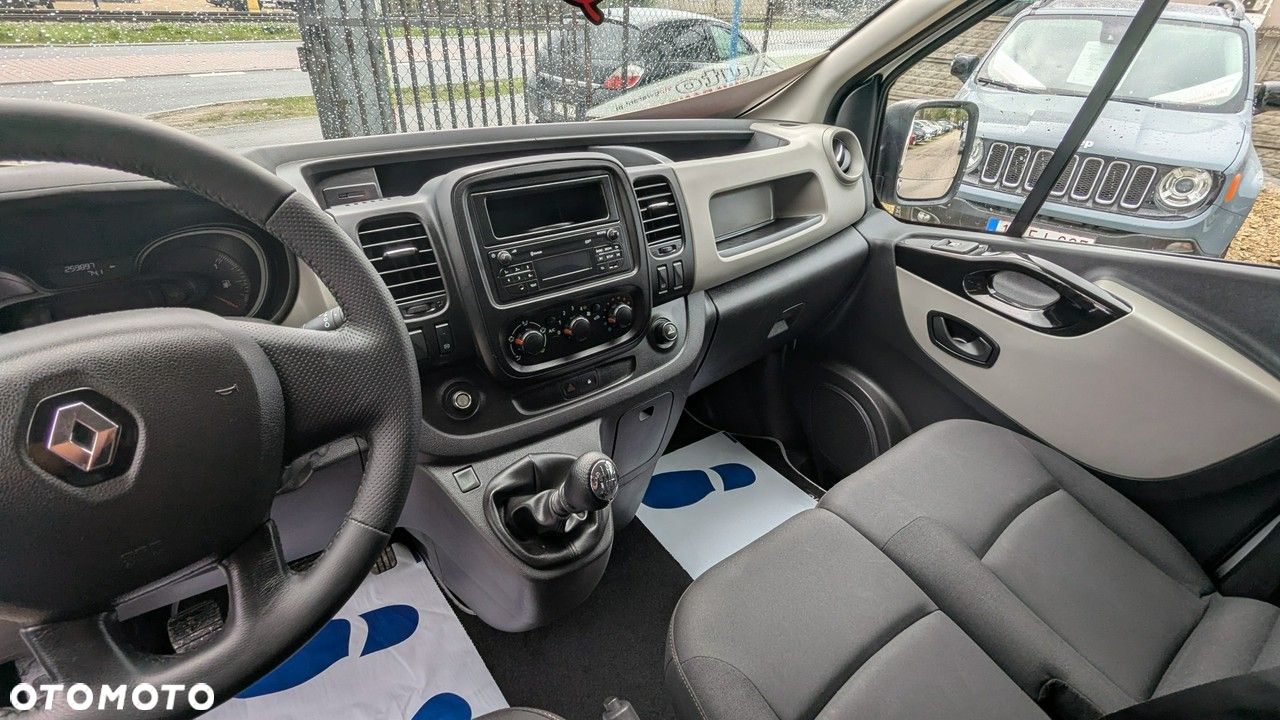 Renault Trafic - 18