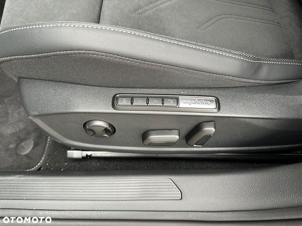 Volkswagen Golf Variant - 21