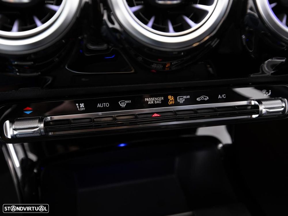 Mercedes-Benz A 250 7G-DCT AMG Line - 21