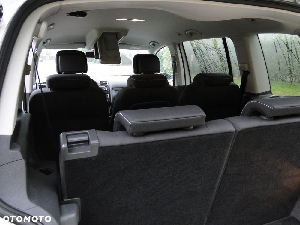 Volkswagen Touran 1.6 TDI DPF BlueMotion Technology Cup - 18