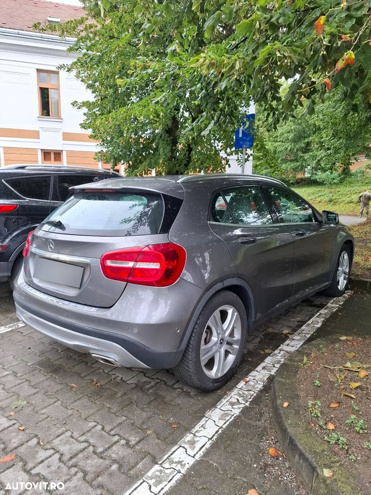 Mercedes-Benz GLA - 5