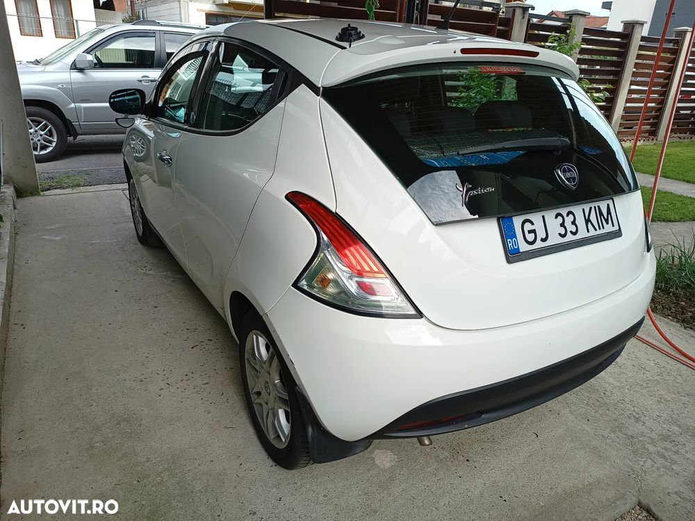Lancia Ypsilon - 3