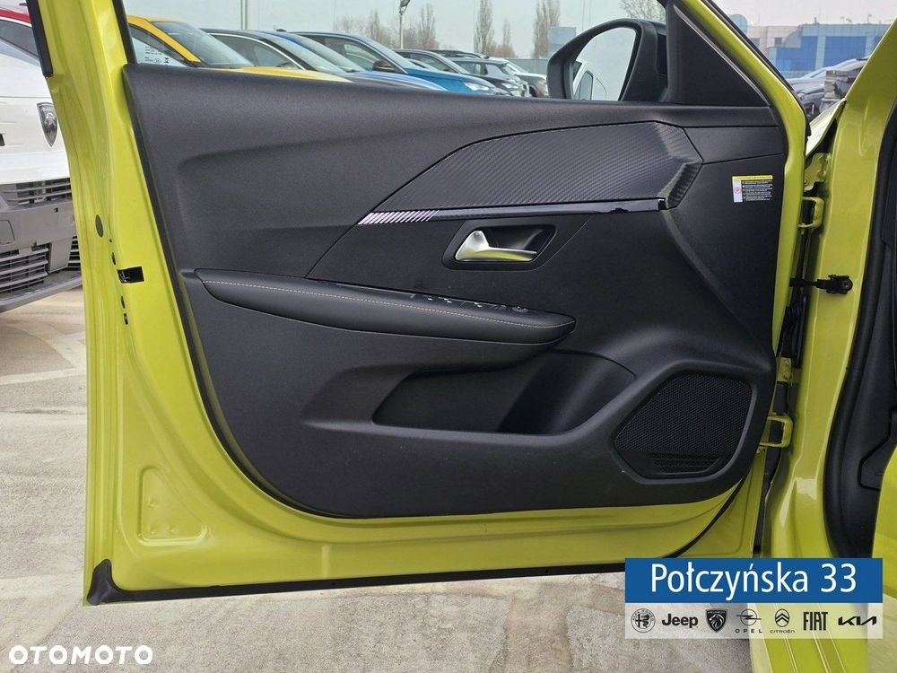 Peugeot 208 - 12