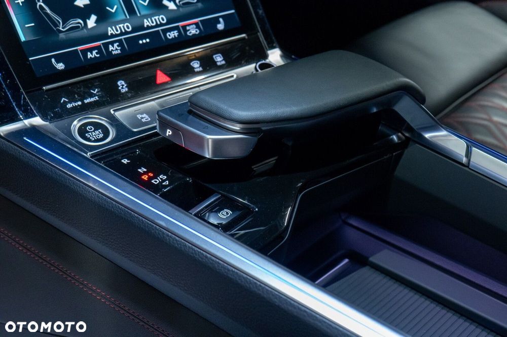 Audi Q8 Sportback e-tron - 10