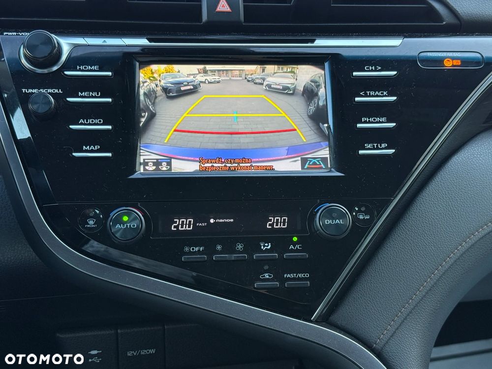 Toyota Camry 2.5 Hybrid Comfort CVT - 6