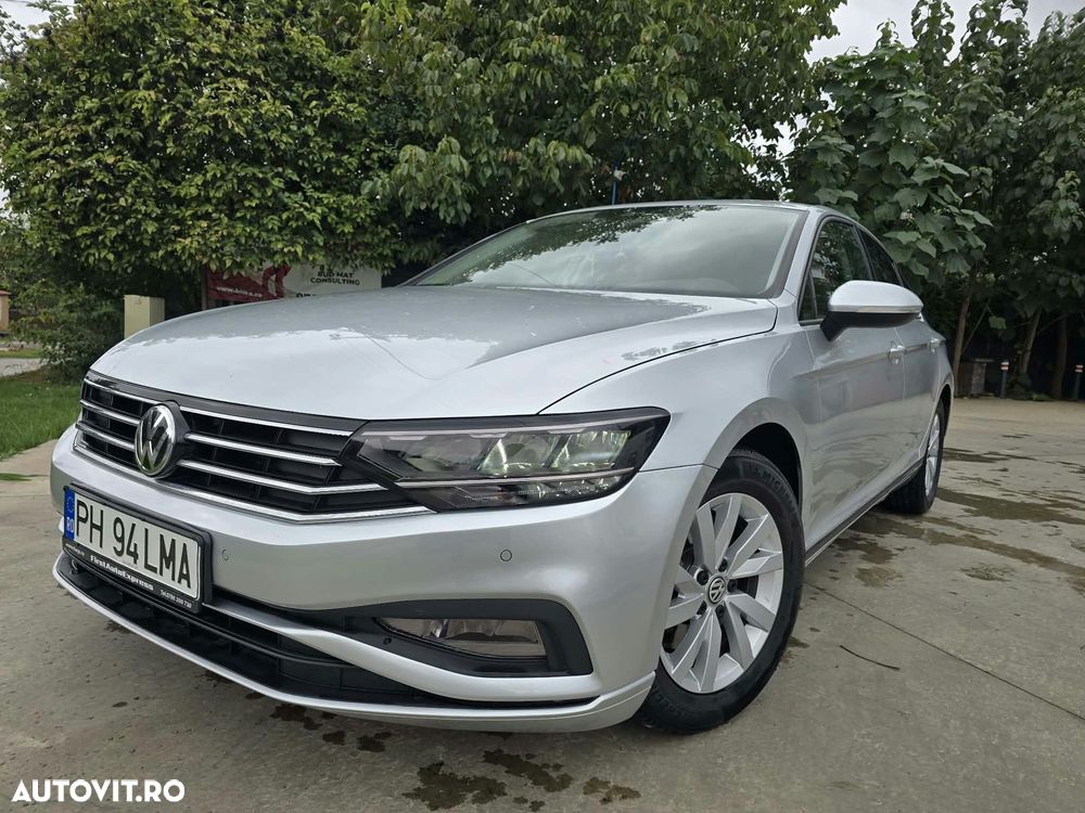 Volkswagen Passat - 1
