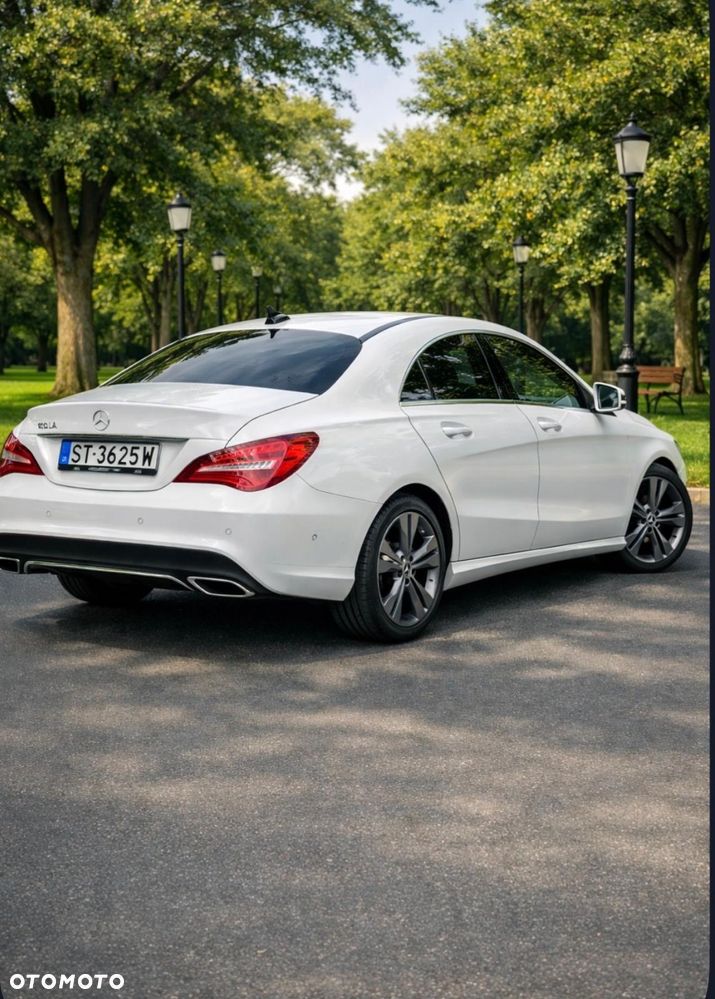 Mercedes-Benz CLA 200 7G-DCT Urban - 2