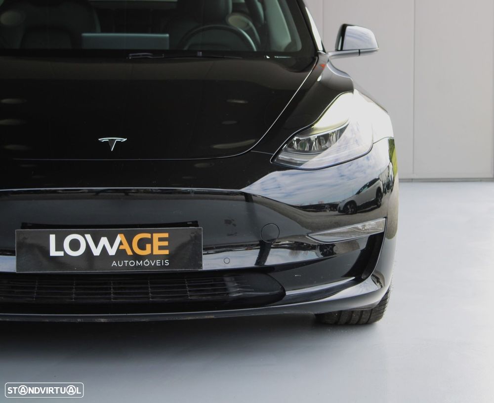 Tesla Model 3 - 10