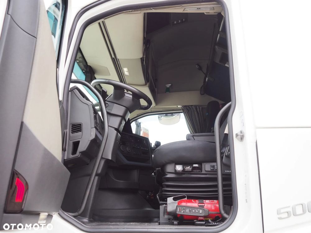 Volvo FH 500 6x2 + HENRO - 11