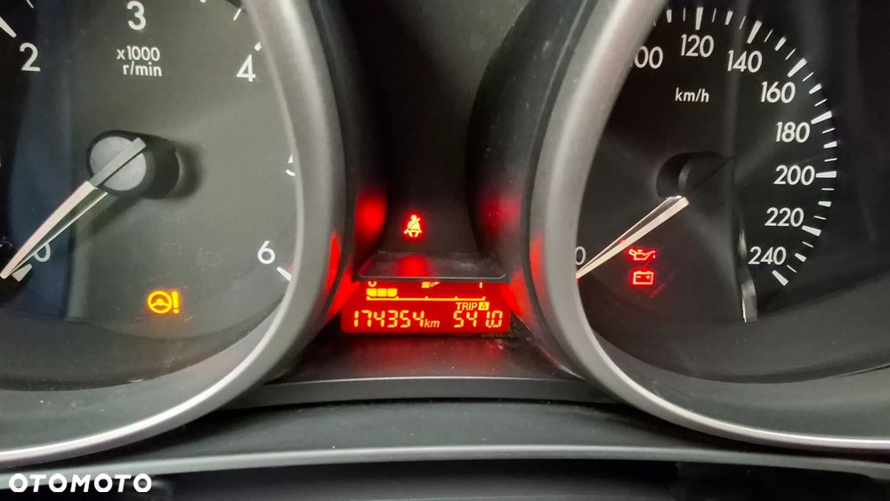 Mazda 5 - 8