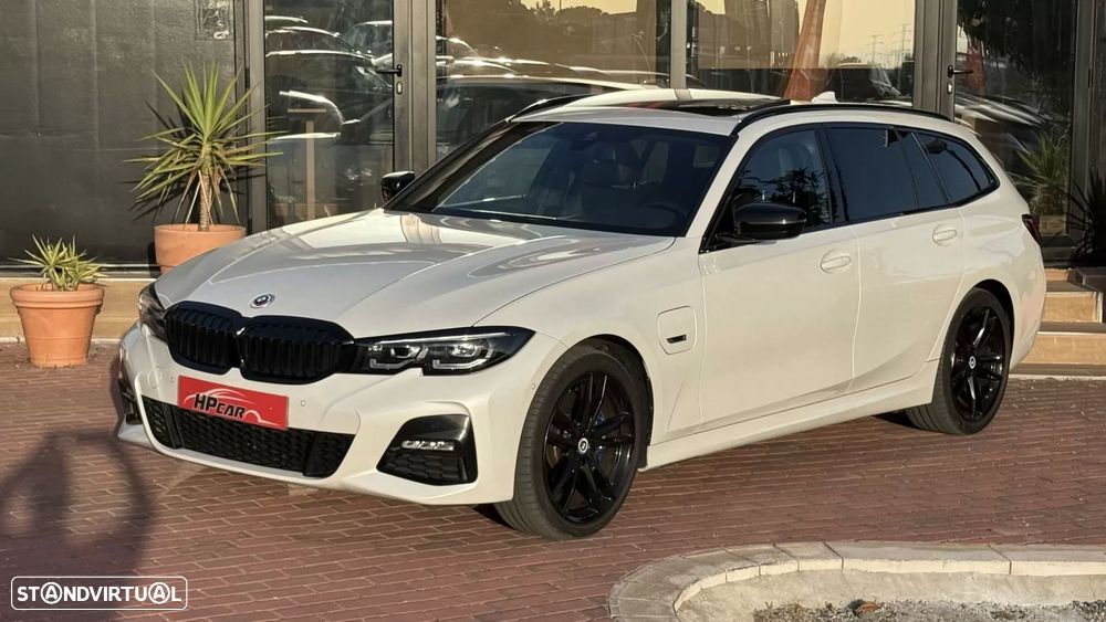 BMW 330 e Pack Desportivo M Auto - 31