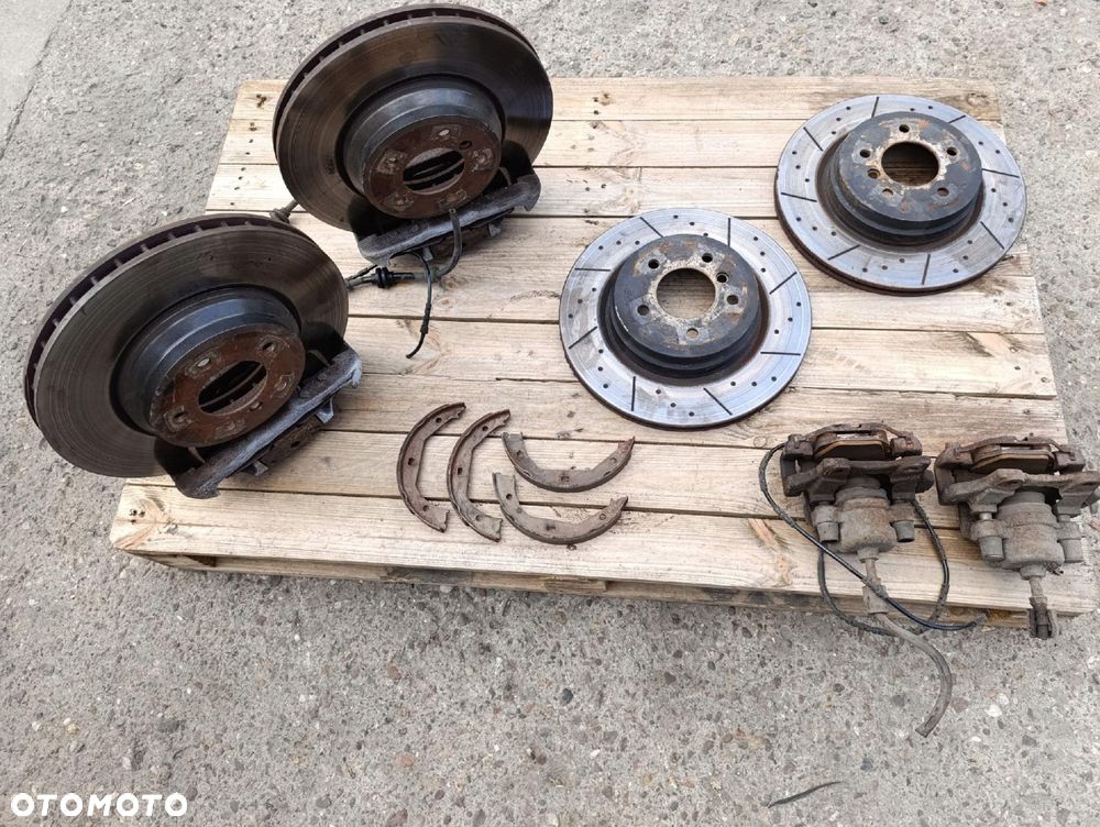 BMW E90 E91 E92 TARCZE HAMULCOWE KLOCKI 335D M57 KOMPLET PRZÓD TYŁ - 1