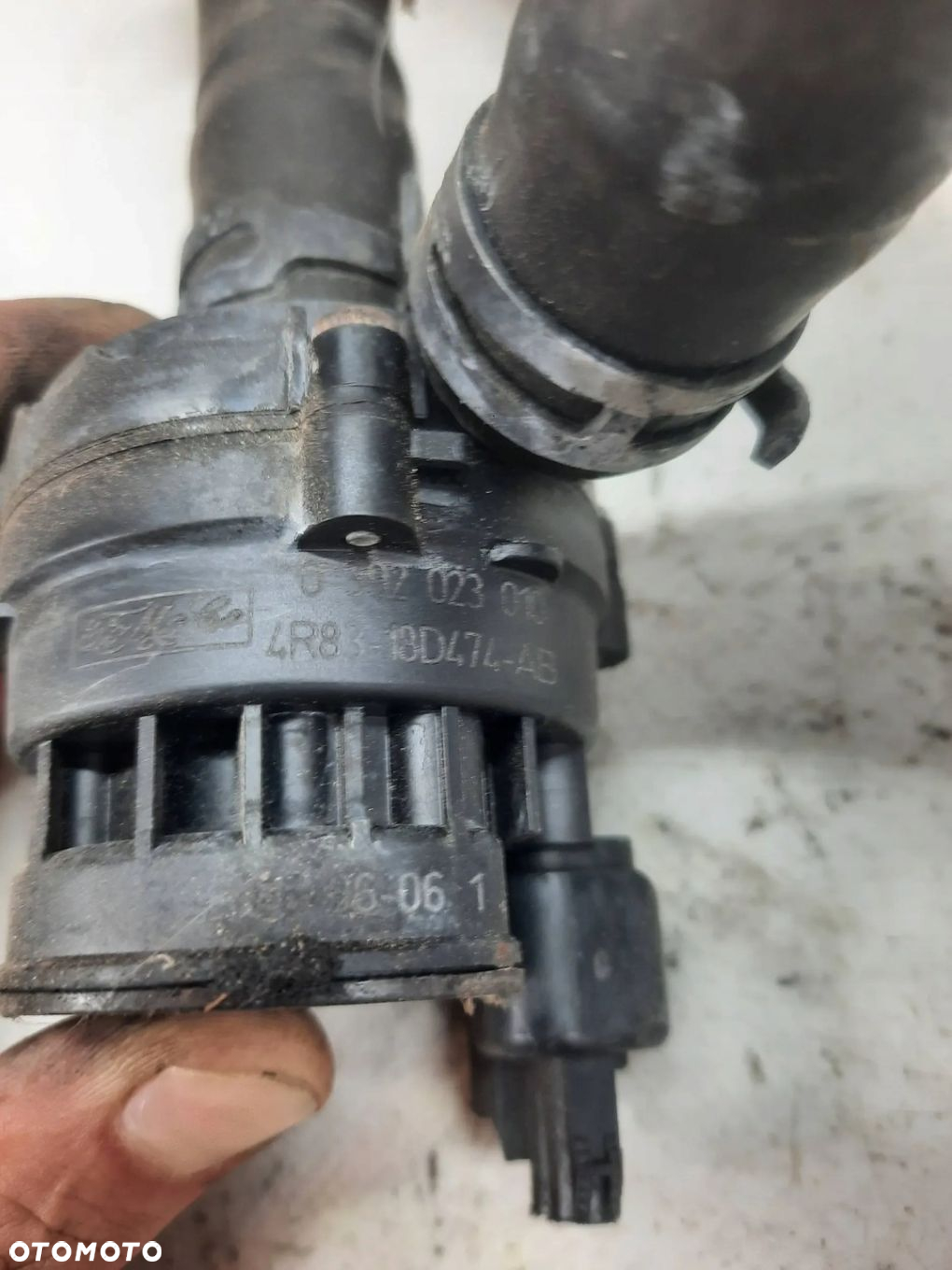 WĄŻ WĘŻE RURKA RURKI WODY POMPKA JAGUAR XF X250 S TYPE 4R83-18D474-AB - 3
