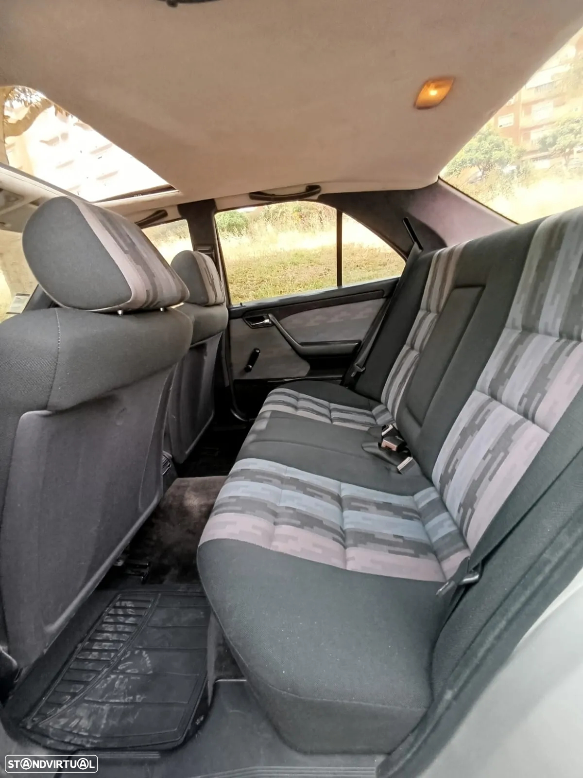 Mercedes-Benz C 220 D Elegance - 23