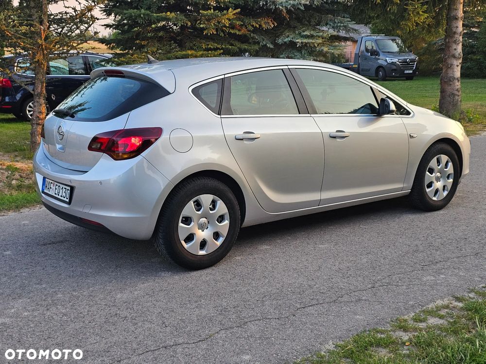 Opel Astra - 35
