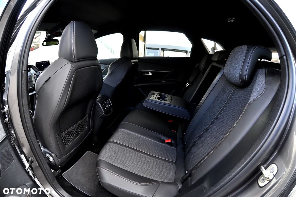 Peugeot 3008 1.5 BlueHDi GT S&S - 23