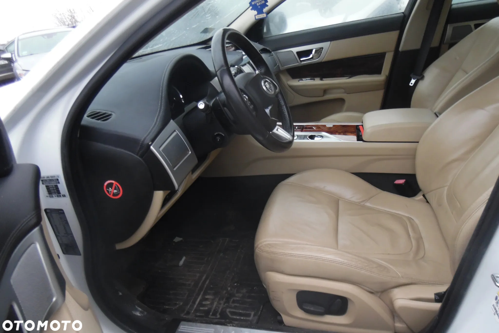 Jaguar XF 3.0 V6 Diesel Sportbrake - 8