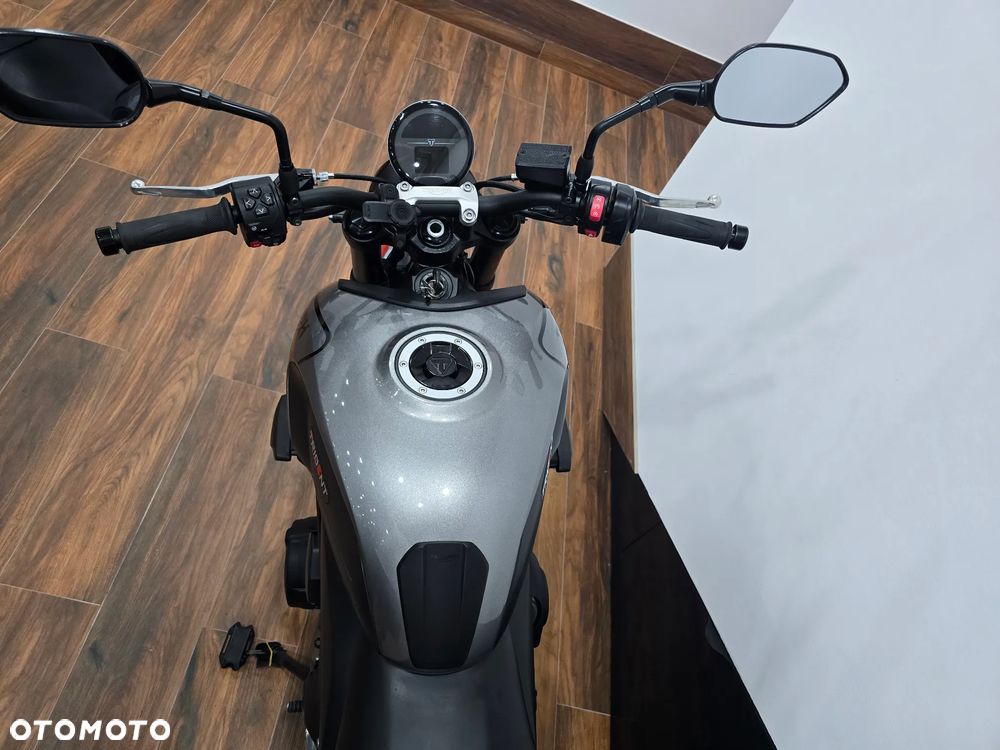 Triumph Trident - 10