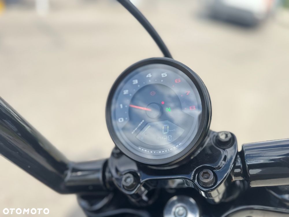 Harley-Davidson Softail Street Bob - 16