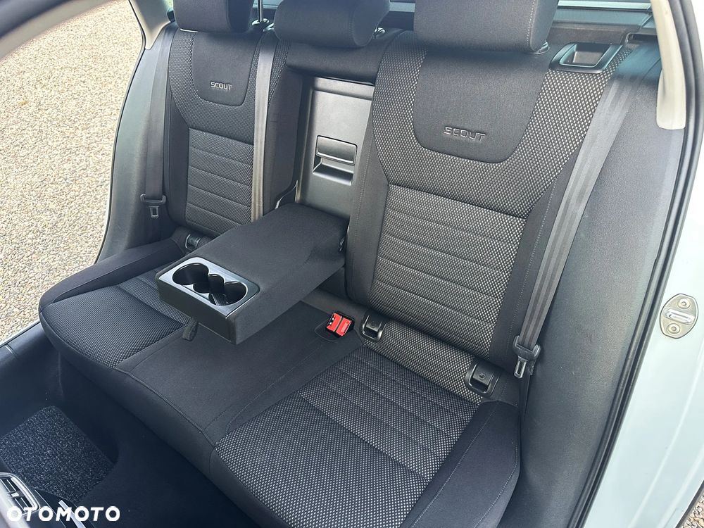 Skoda Octavia Scout 2.0 TDI 4x4 DSG - 16