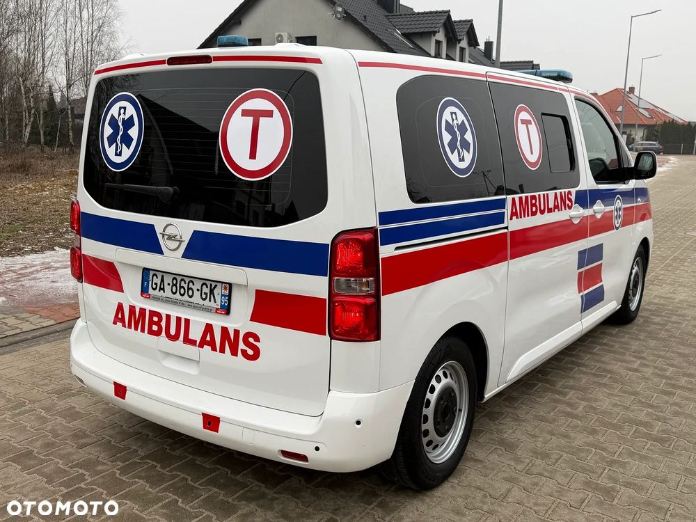 Opel Vivaro Karetka Ambulans Ambulance Sanitarny EN1789 - 3