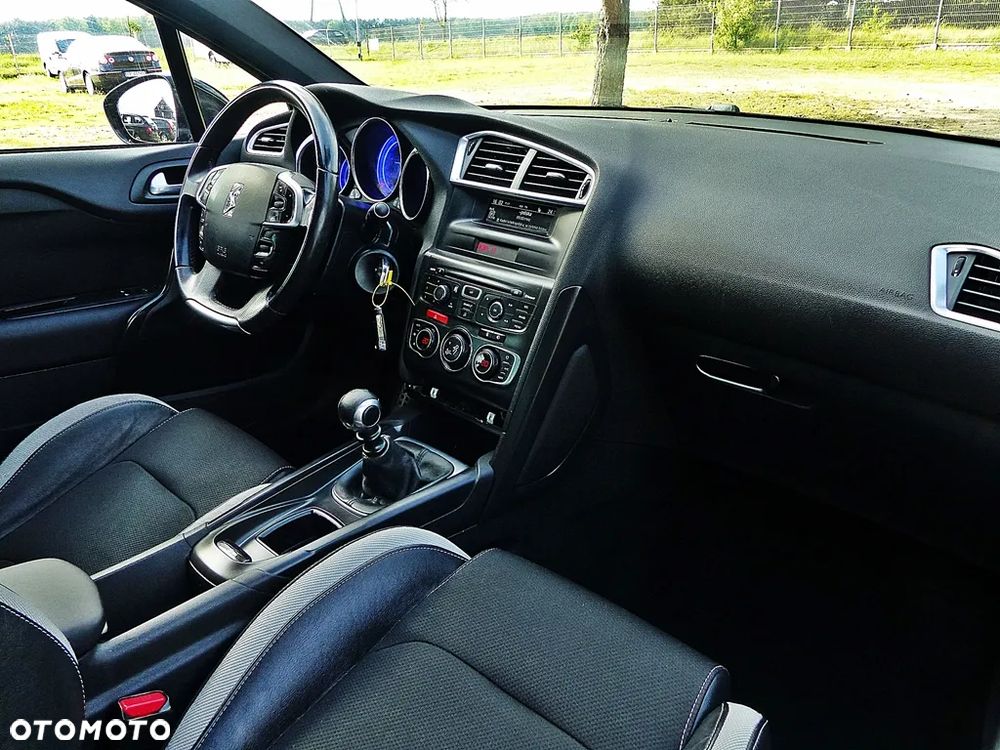 Citroën DS4 1.6 HDi SoChic - 23