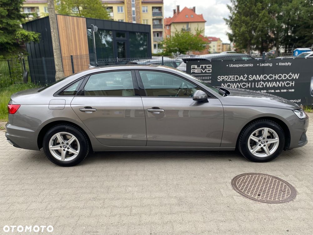 Audi A4 Limousine - 3