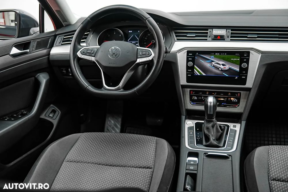 Volkswagen Passat 2.0 TDI DSG Trendline - 16