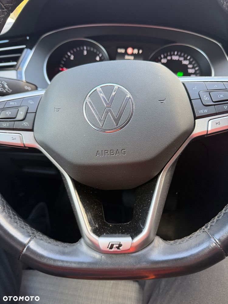 Volkswagen Passat - 14