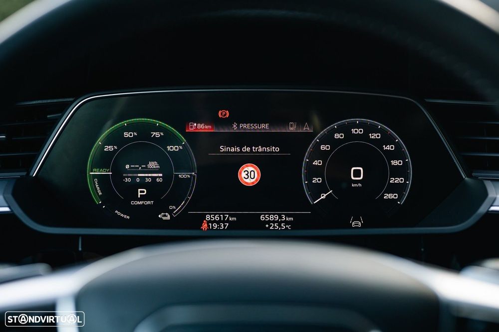 Audi e-tron 50 quattro S line - 52