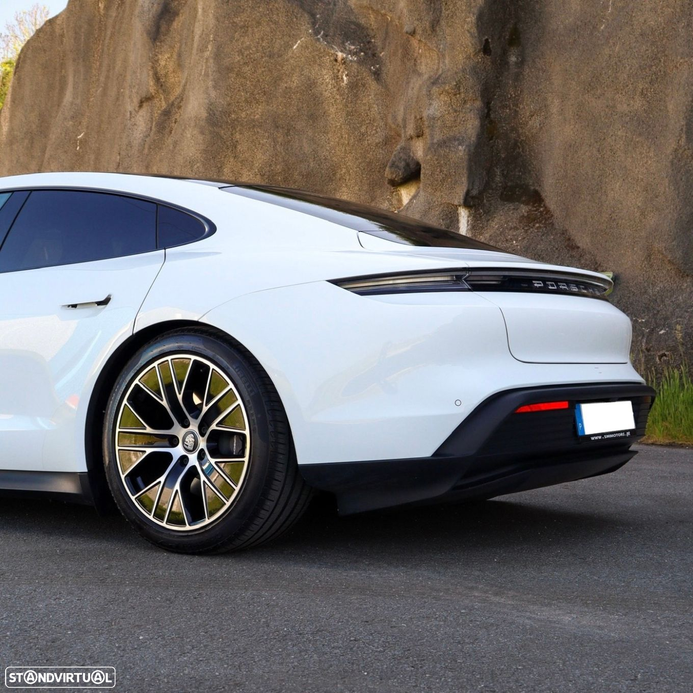 Porsche Taycan Standard - 10