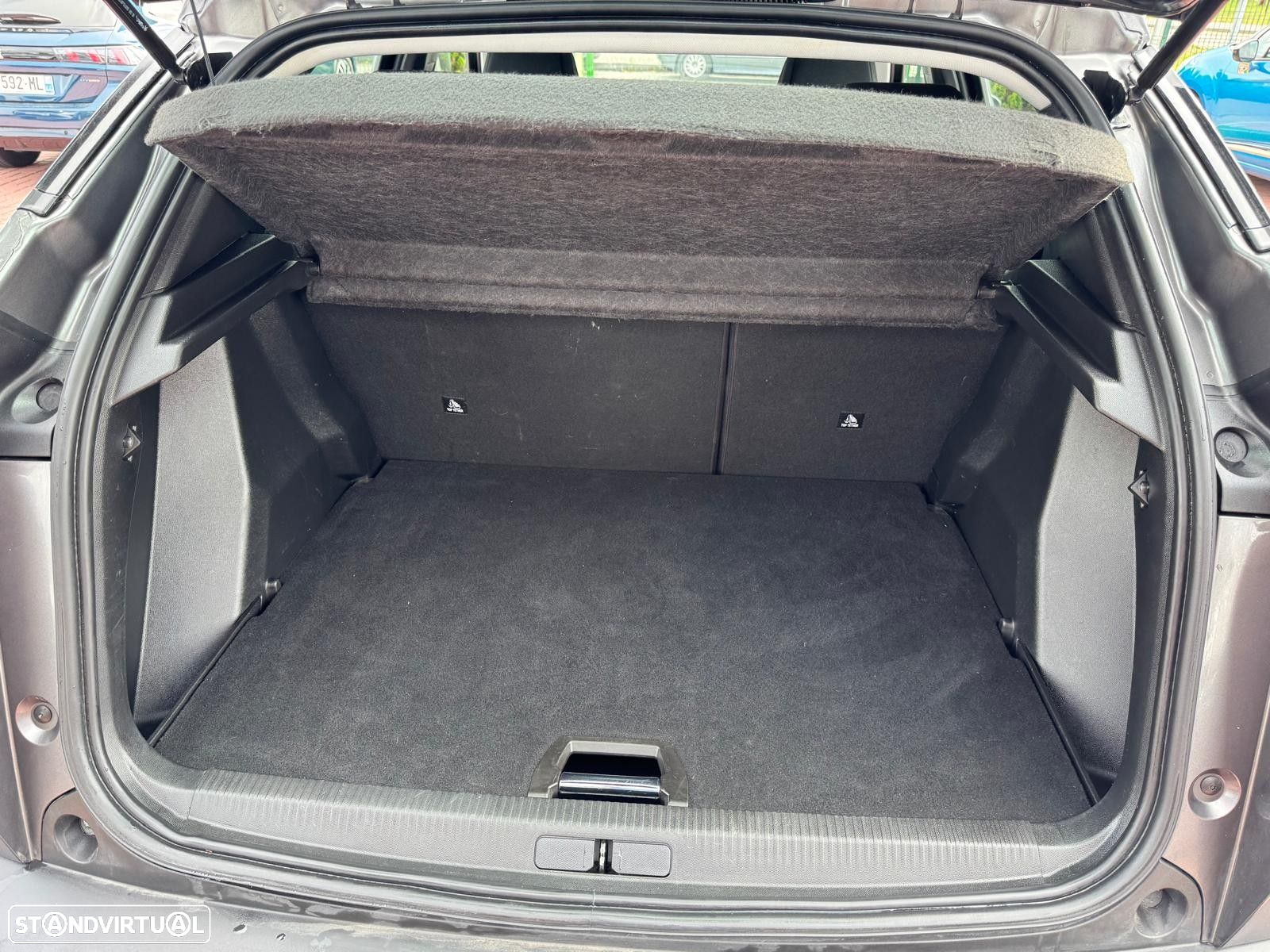 Peugeot 2008 1.2 PureTech Active - 15