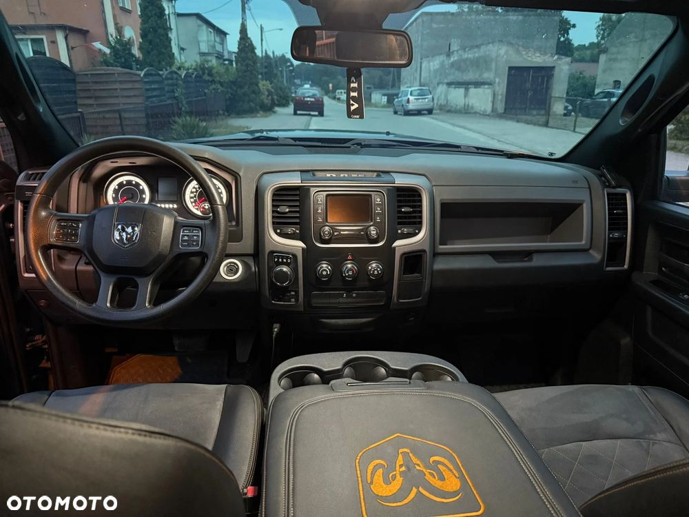 Dodge RAM 1500 5.7 4x4 - 8