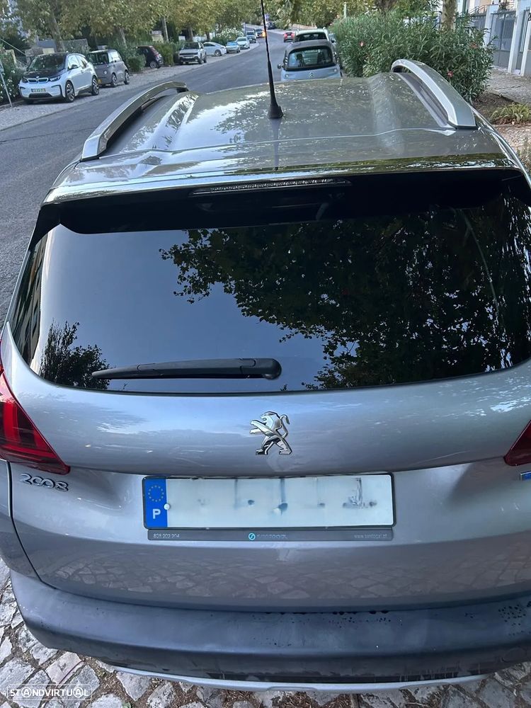 Peugeot 2008 1.2 PureTech Allure - 2